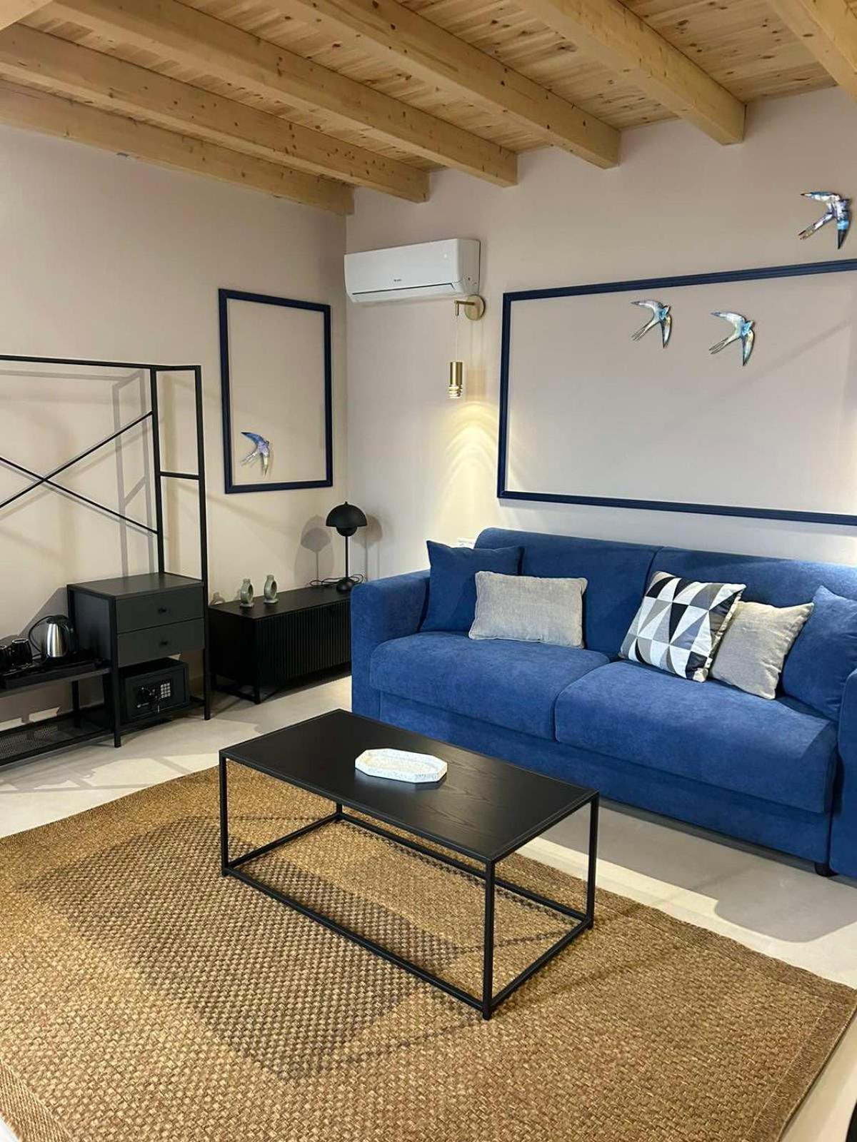 Living Yard Thissio Атина Екстериор снимка