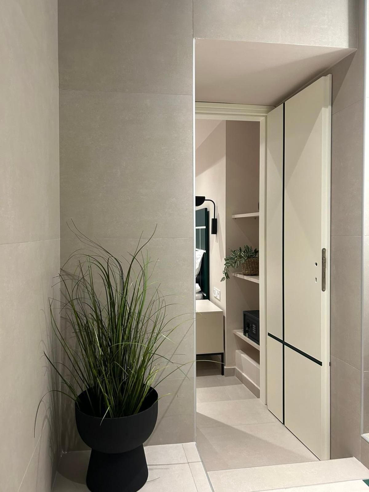Living Yard Thissio Атина Екстериор снимка